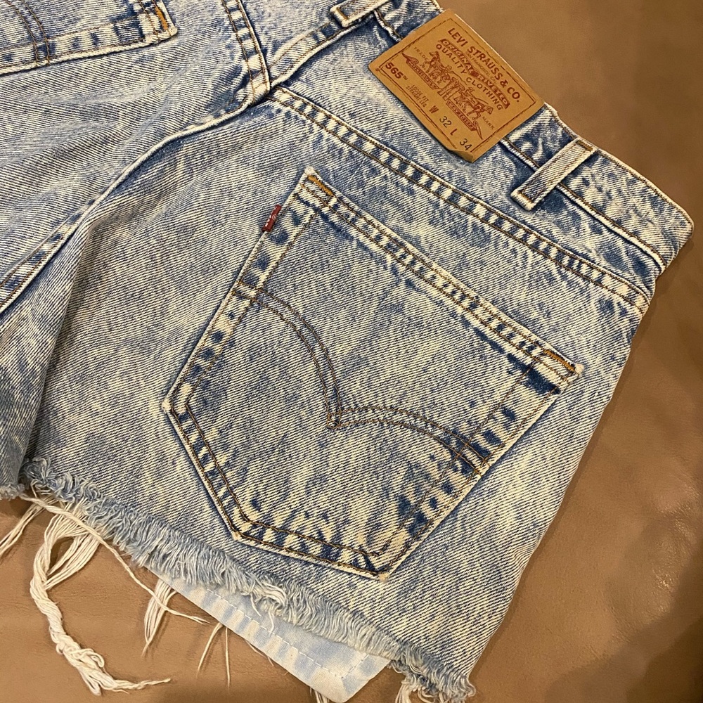 LEVI Distressed Jean Shorts